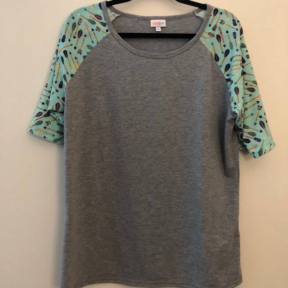 LuLaRoe Tops - LuLaRoe Gigi Top Arrow Print Sleeves